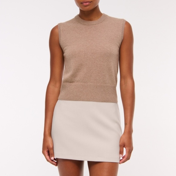 NWT - Abercrombie & Fitch - The A&F Scarlett Curve Love Mini Skort / Skirt - Picture 1 of 10